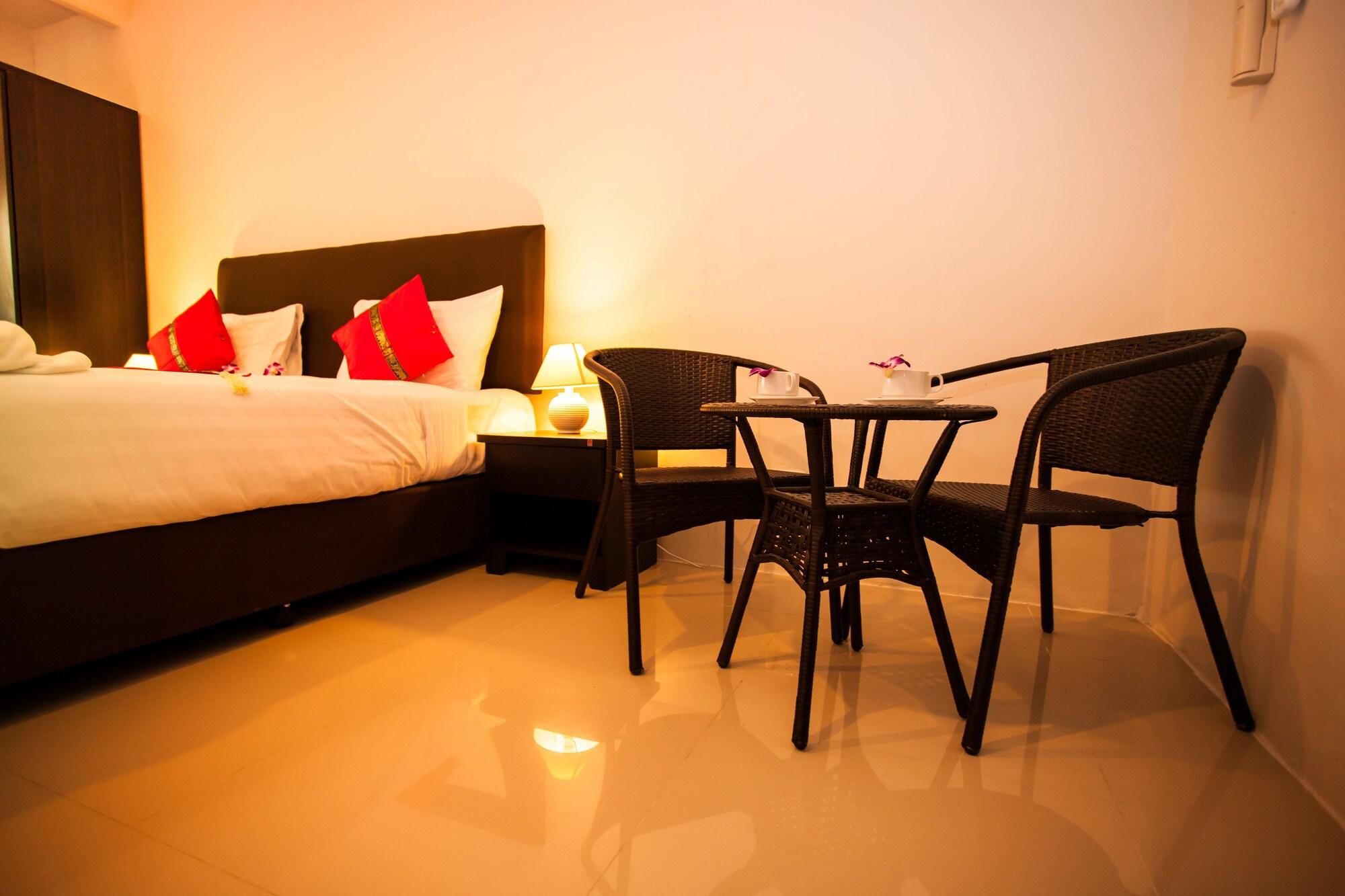 Only Blue Hotel Patong Экстерьер фото