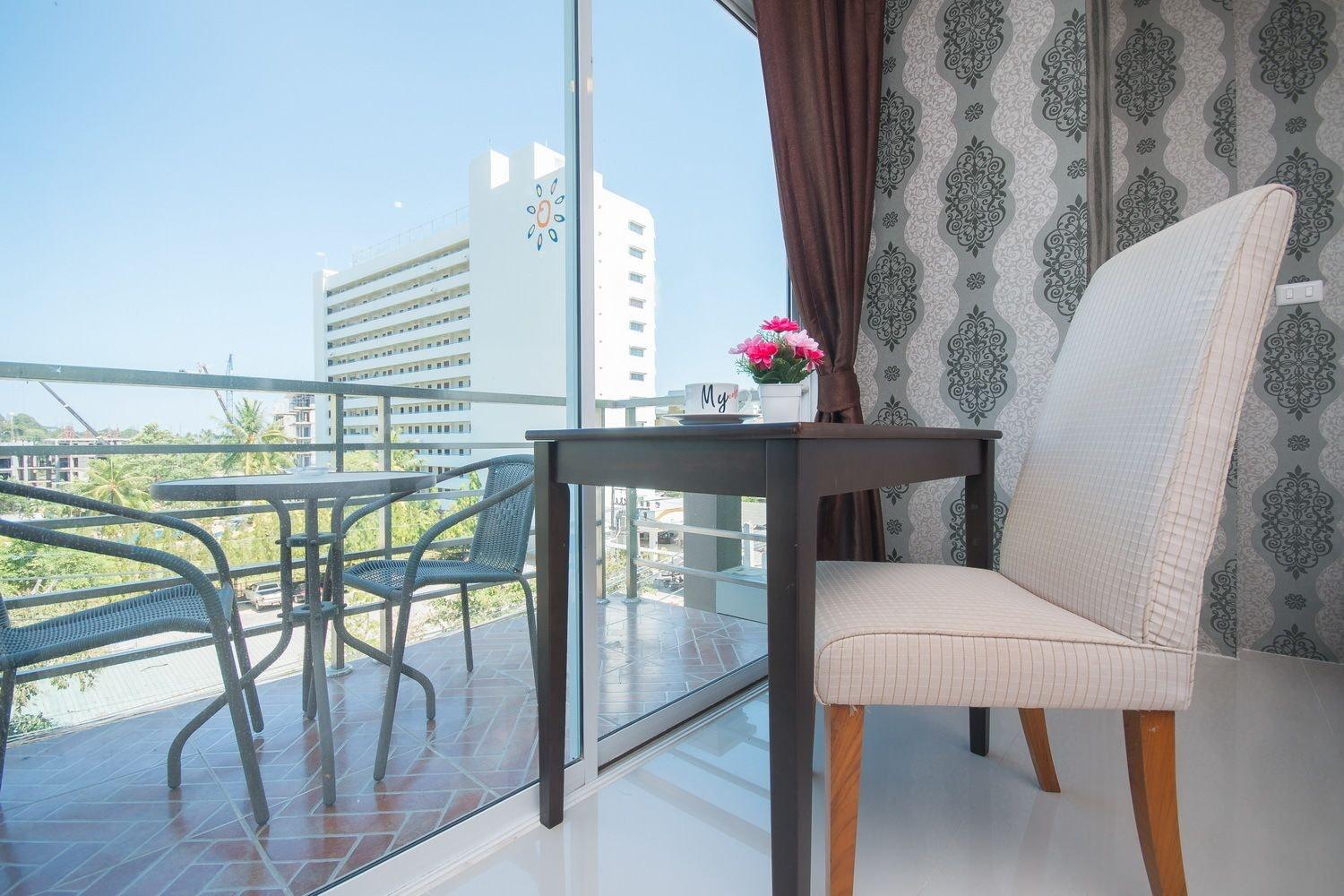 Only Blue Hotel Patong Экстерьер фото